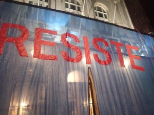 Atentado: teatro en movimiento por la ciudad y nuevas formas de mirar