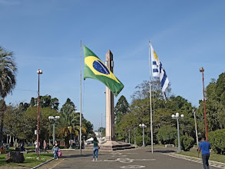 Norte adentro: el viaje que une Uruguay y Brasil entre vinos, minas y fogones