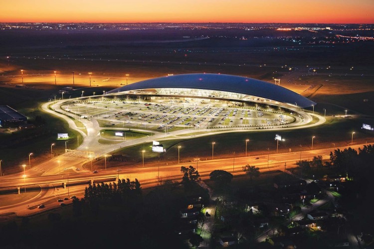 Uruguay apuesta a sus aeropuertos: qu&eacute; puede generar una nueva terminal internacional