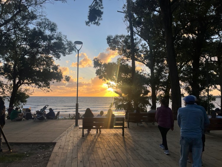 Atl&aacute;ntida recupera un mirador costero donde el atardecer vuelve a ser protagonista