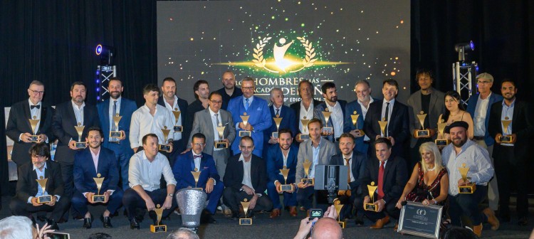 Los hombres m&aacute;s destacados del a&ntilde;o 2024-2025: una gala de homenajes y memoria en Montevideo