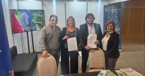 Montevideo y Canelones consolidan su integraci&oacute;n tur&iacute;stica con un convenio firmado en la Expo DT 2025