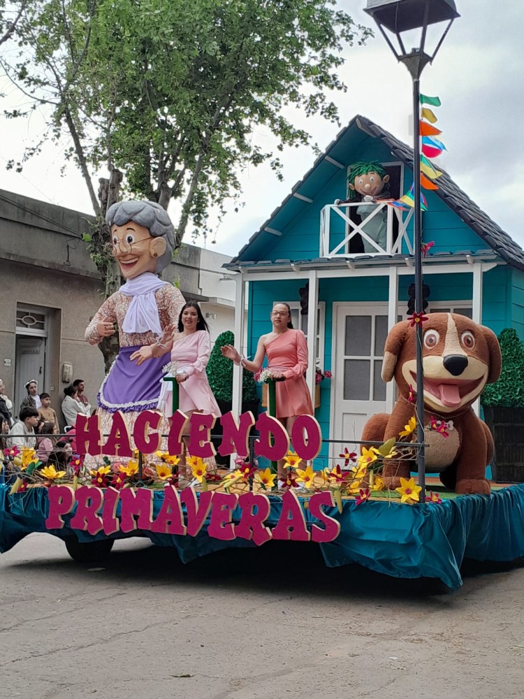 Dolores florece: la Fiesta de la Primavera  une generaciones y atrae a todo el pa&iacute;s