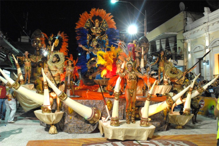 Carnaval de Artigas: samba, identidad y una fiesta que convoca a miles